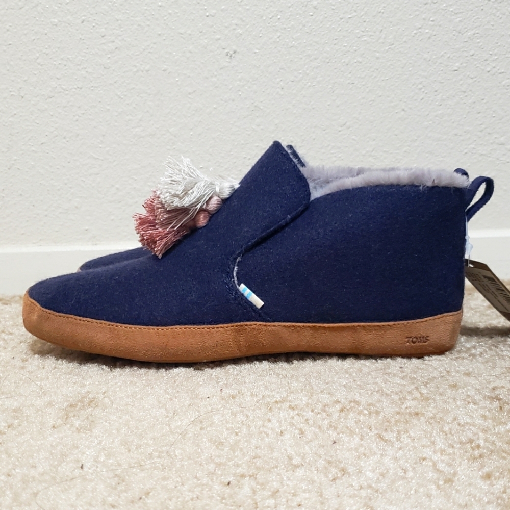NWT TOMS Nahla Slippers